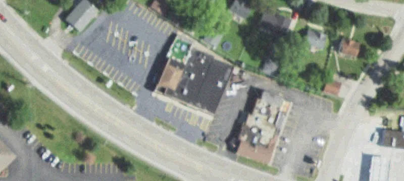 908 Rollins Rd