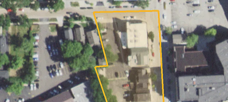 5216 Main St