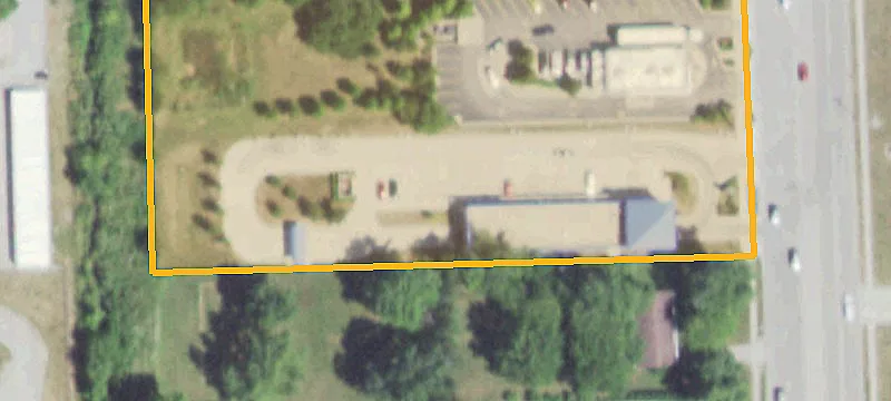 1601 Main St