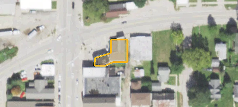 12015 Maple Ave