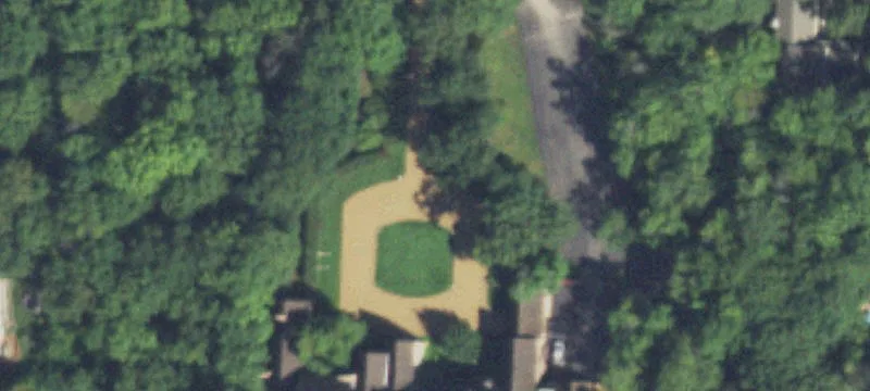 900 Armour Dr