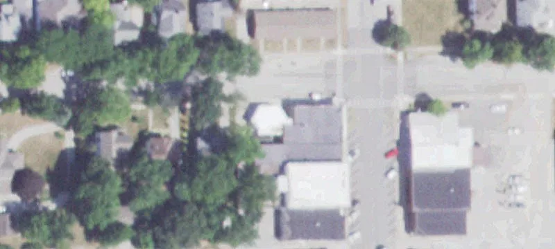 325 Ctr St