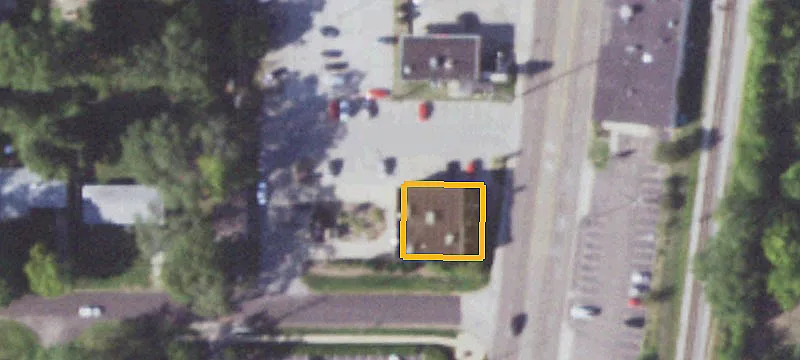 1305 Neil St