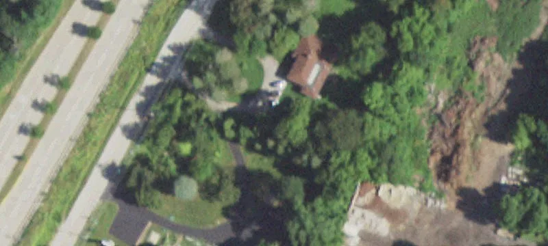 887 Riverside Dr