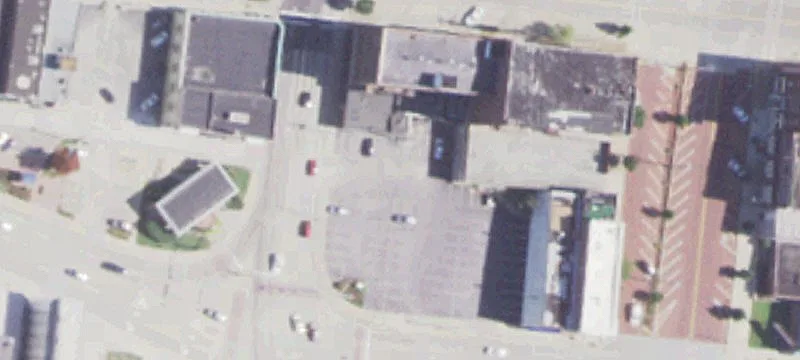 200 Piasa St