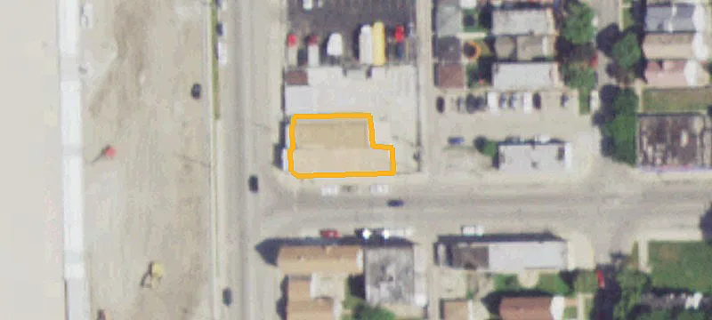 1347 Laramie Ave