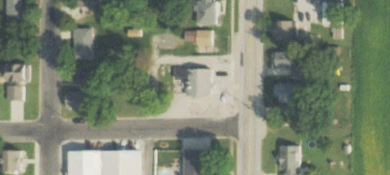402 Commercial St