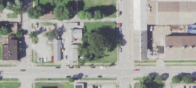 945 Niedringhaus Ave