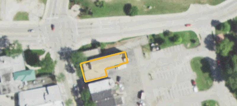 877 Main St