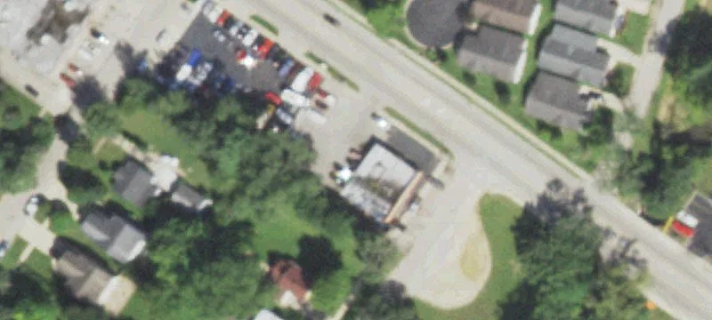 895 Villa St