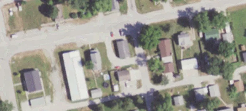 102 2nd E Ave
