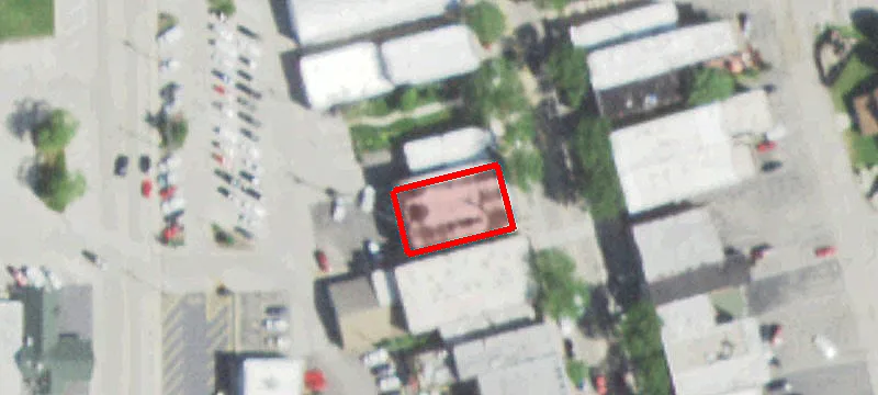 902 Main St