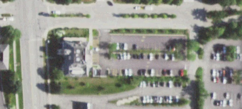 915 Waukegan Rd
