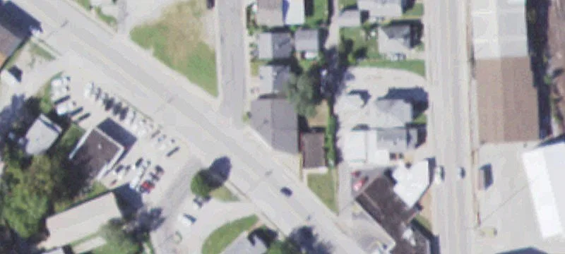 220 Saint Louis Ave