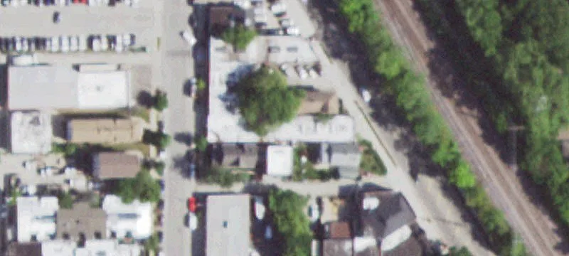 2200 Grn Bay Rd