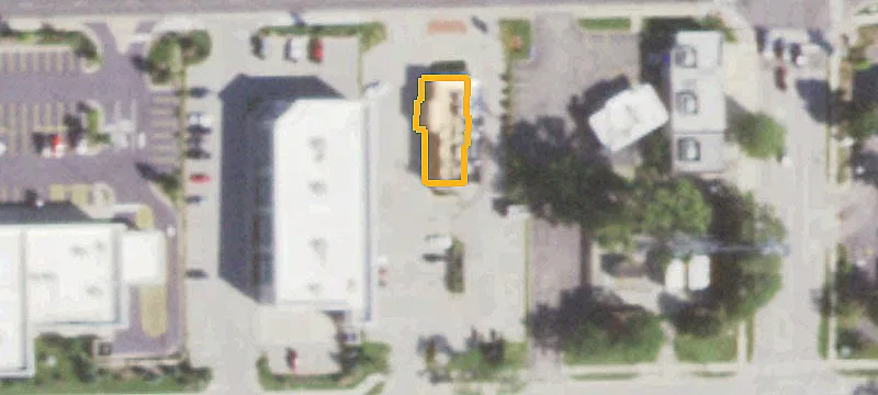 305 Roosevelt Rd