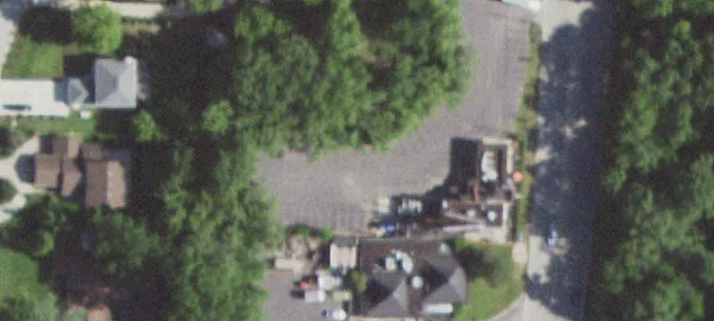 704 Riv Rd