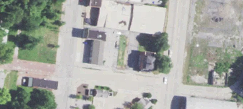 100 7th St