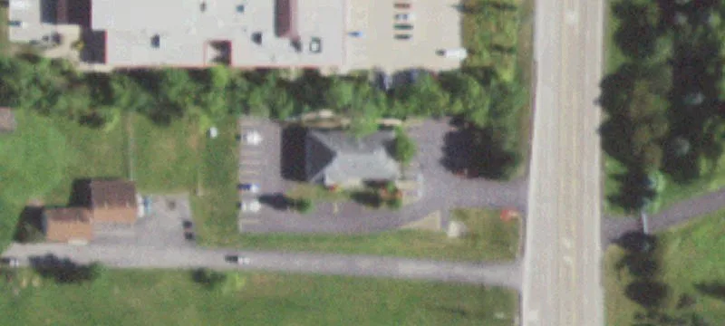 240 Saunders Rd