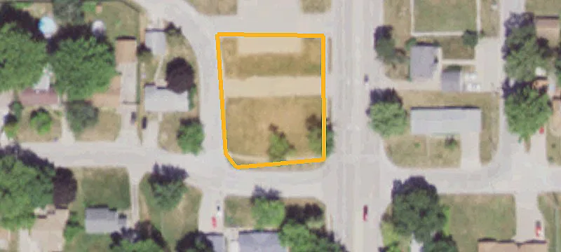 593 Oaklawn Ave