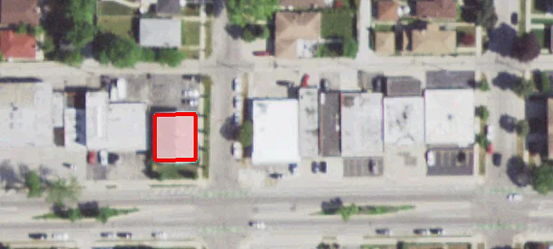 3356 Main St