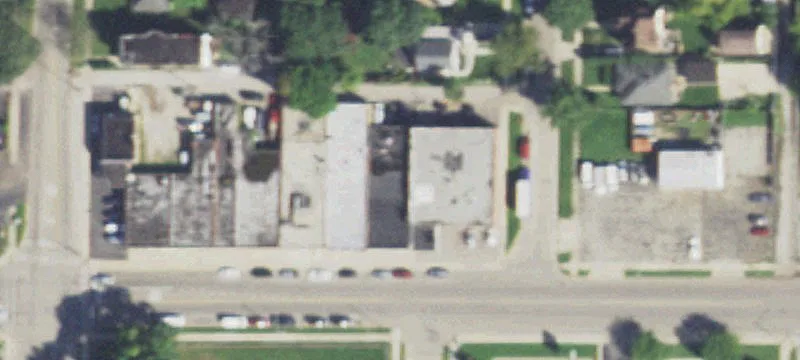 806 Gln Flora Ave