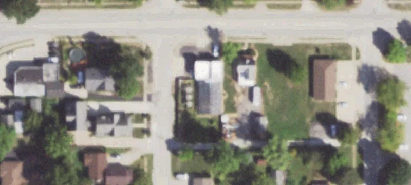 201 Oak St