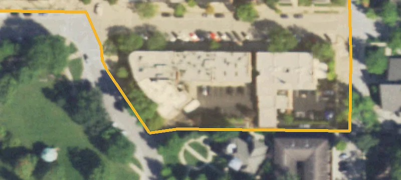 28 Ctr Ave