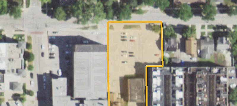 936 Warren Ave
