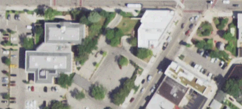 7952 Lincoln Ave