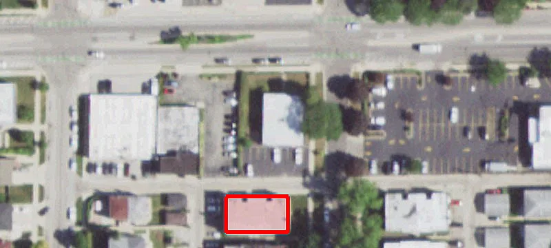 3335 Main St