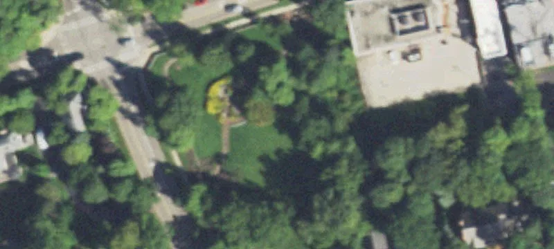 220 Deerpath