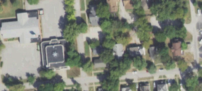303 Beveridge St