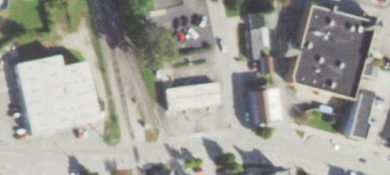 4002 Main St