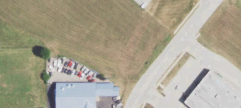 109 Illini Blvd