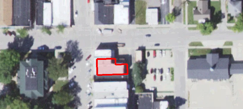 121 4th St