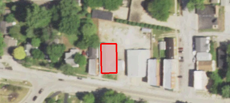 121 Main St