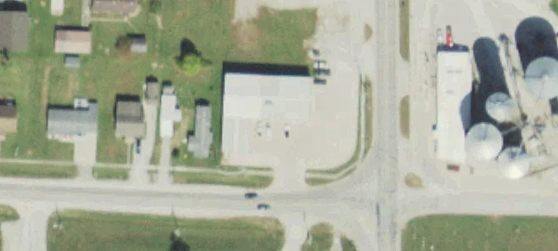 910 Kinmundy Rd
