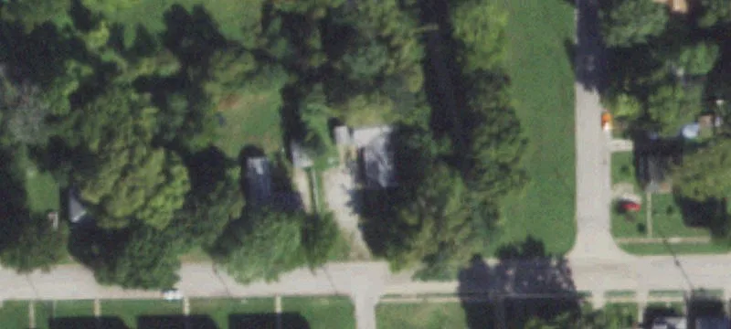 898 Sawyer St