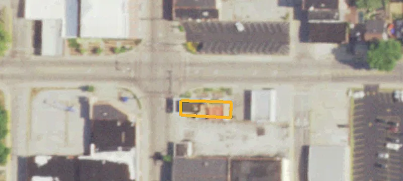 300 Main St
