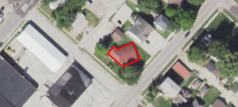 305 Kickapoo St