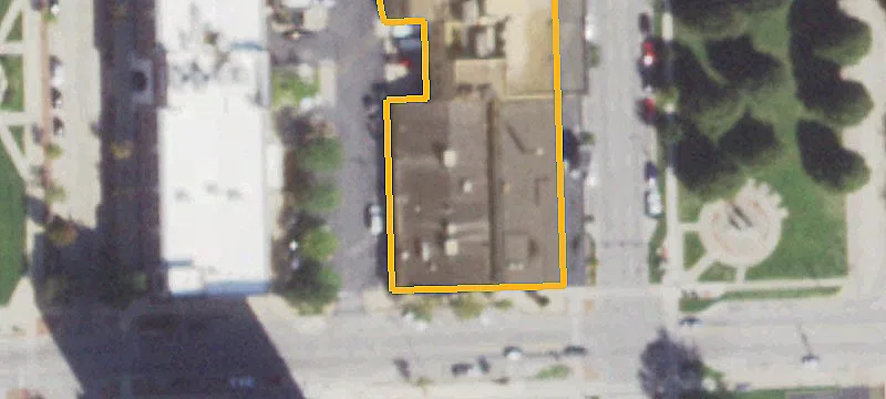 242 William St