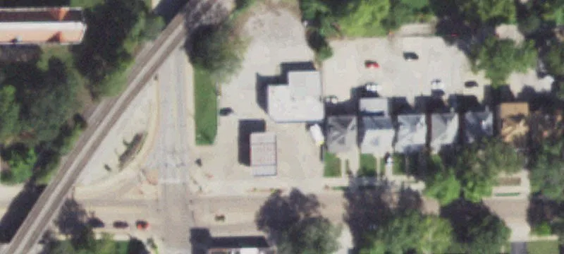 1096 Main St