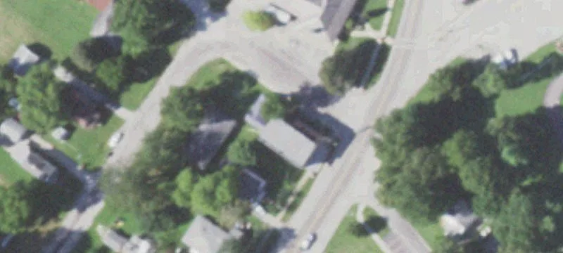 303 Henry St