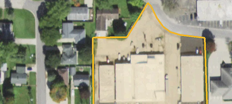 1320 Lk Dr