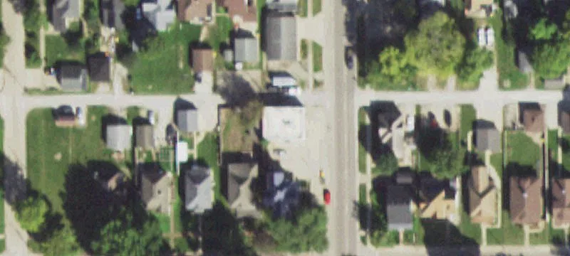 806 Bloomington St
