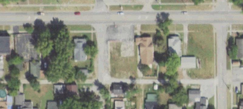 902 Main St