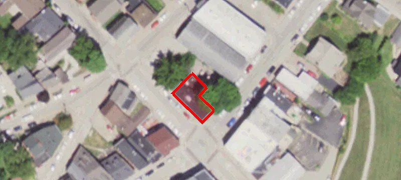 300 Main St