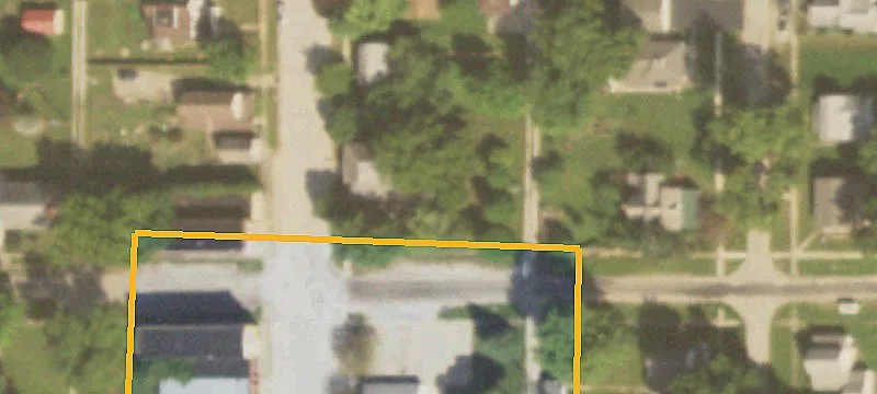 302 Hwy Ave