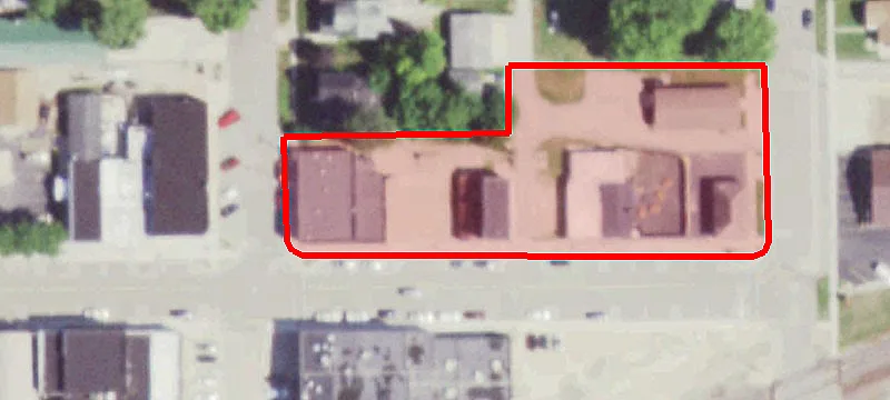 906 Main St